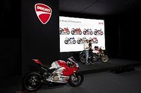 Lorenzo y Dovizioso se miden este fin de semana en la Carrera de Campeones de Ducati