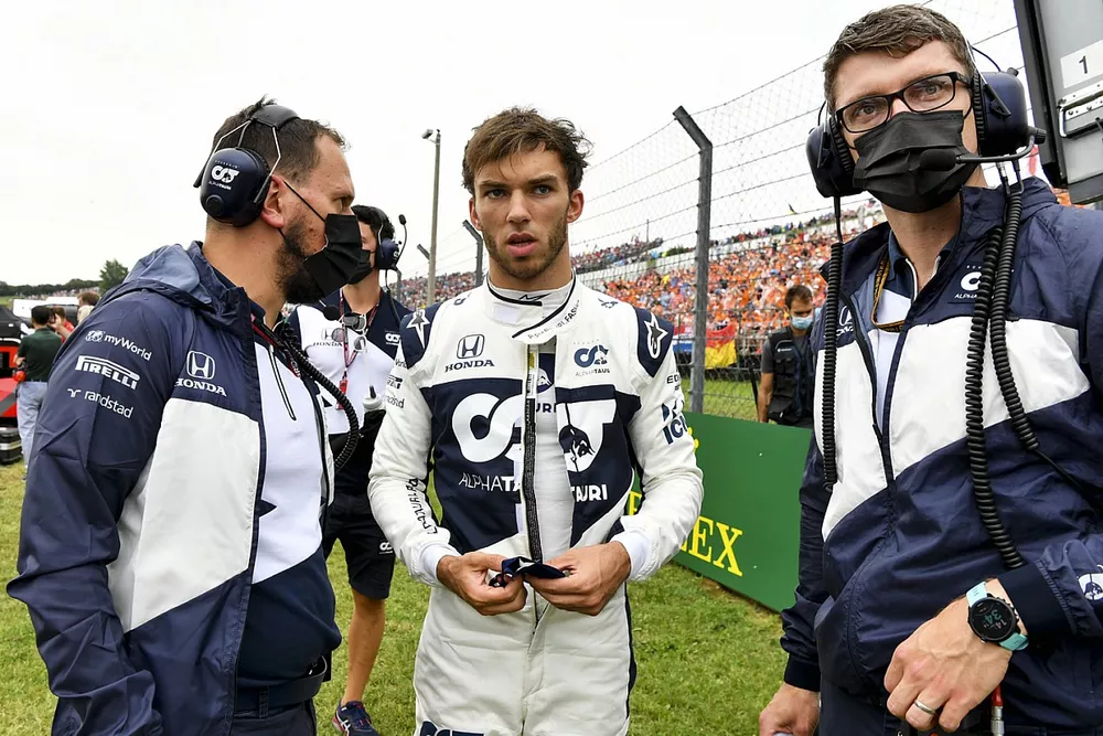 Pierre Gasly, AlphaTauri, on the grid
