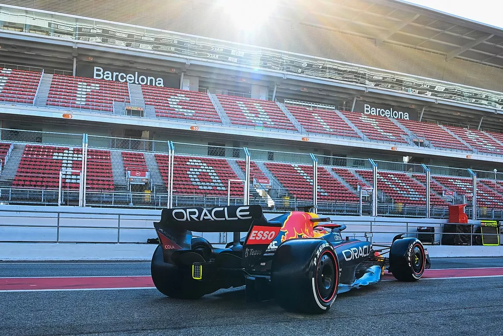 Sergio Perez, Red Bull Racing RB18, leaves the garage