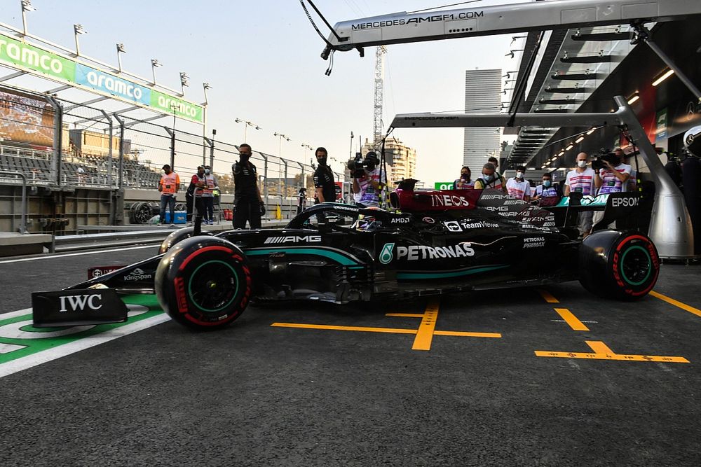 Lewis Hamilton, Mercedes W12, leaves the garage