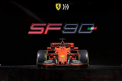 Fotogallery: la Ferrari SF90 di Vettel e Leclerc presentata a Maranello è rosso opaco