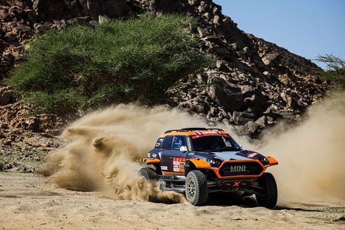Dakar 2026: De M&eacute;vius sorprende y gana la etapa 1; Sainz arranca 7&ordm; por una sanci&oacute;n