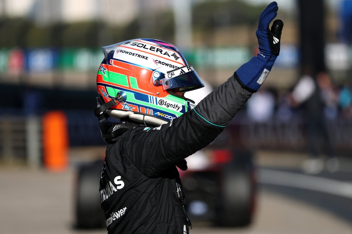 Pole récord de Antonelli en F1, Russell 2º con problemas y Ferrari más cerca