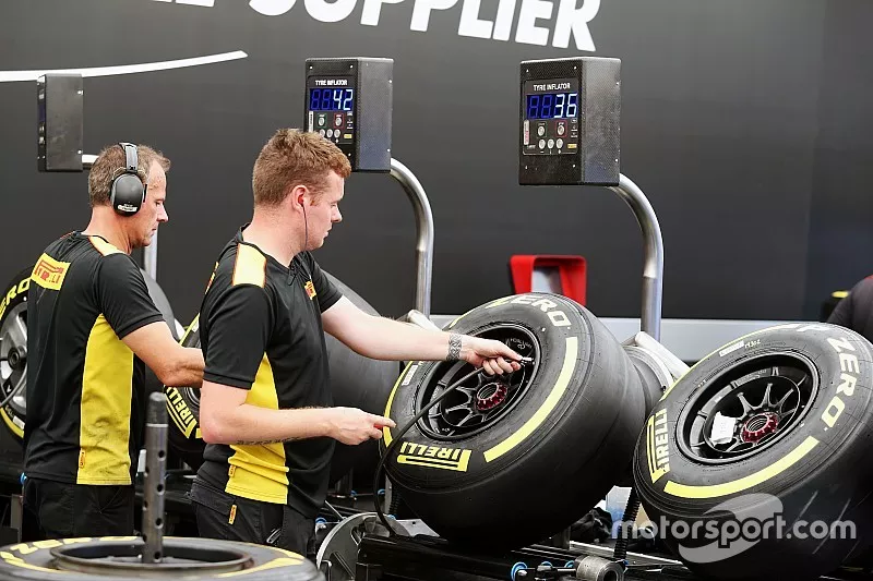 Pirelli tyre technicians