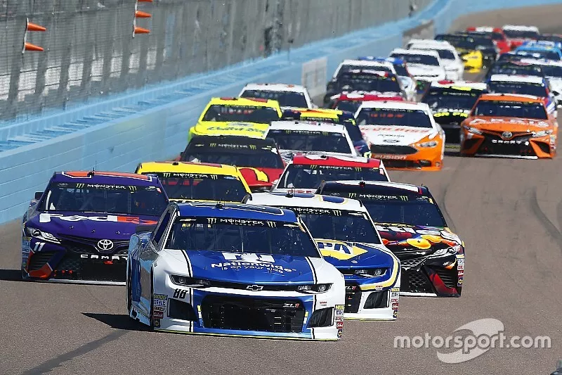 Alex Bowman, Hendrick Motorsports, Chevrolet Camaro Nationwide and Chase Elliott, Hendrick Motorsports, Chevrolet Camaro NAPA Auto Parts