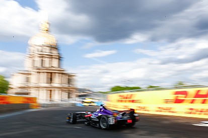 Paris ePrix 1. antrenman: Kırmızı bayraklı seansta Bird lider