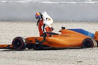 Alonso provoca primeira bandeira vermelha dos testes