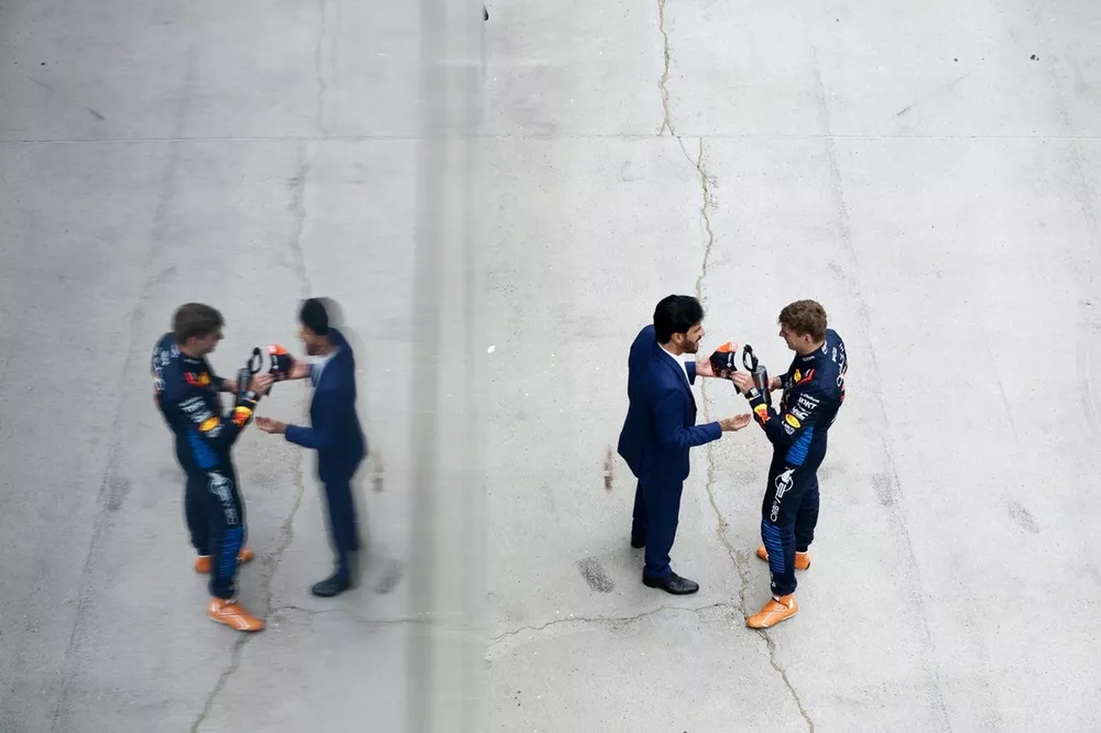 Mohammed Ben Sulayem, President, FIA, avec Max Verstappen, Red Bull Racing