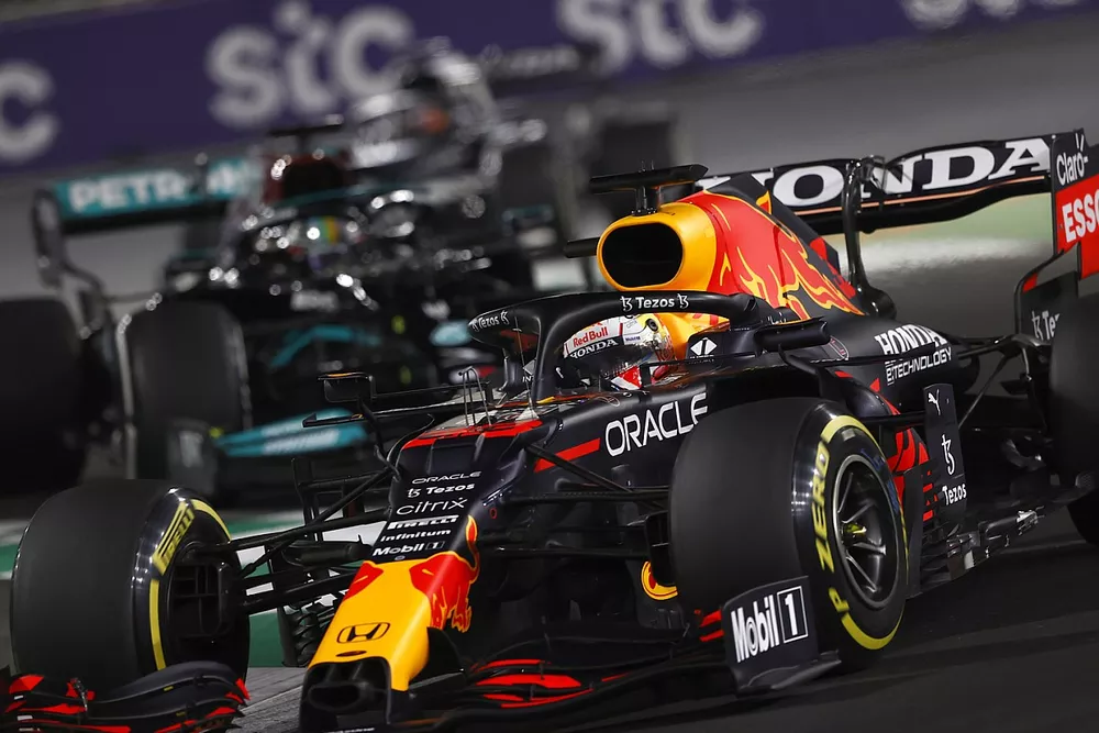 Max Verstappen, Red Bull Racing RB16B