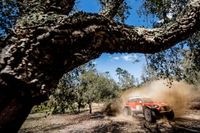 Sainz supera a Al Attiyah en su estreno con MINI y Guerlain gana la etapa en Portugal