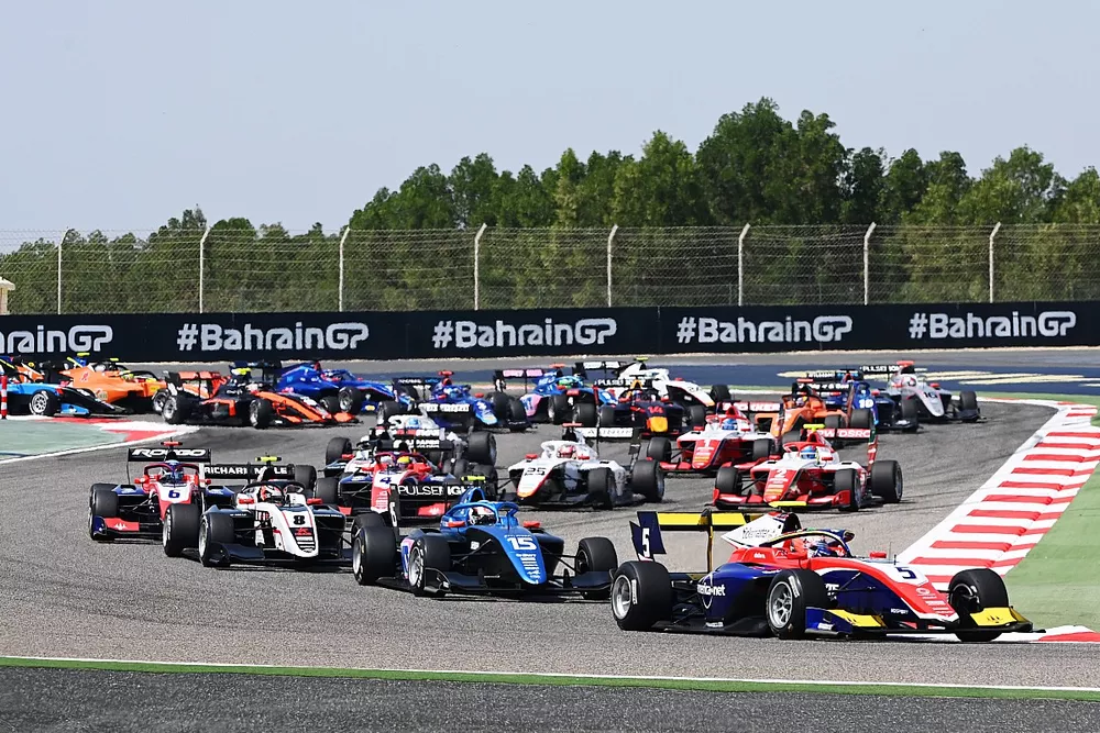 Gabriel Bortoleto, Trident, leads Gabriele Mini, Hitech GP, Gregoire Saucy, ART Grand Prix