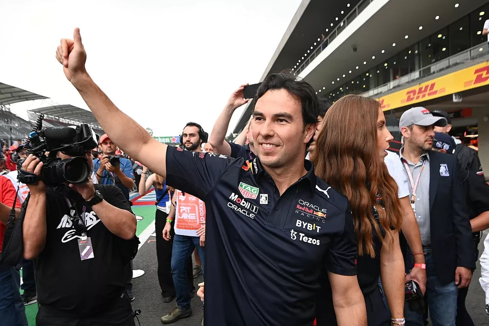 Sergio Perez, Red Bull Racing saluda a los fans