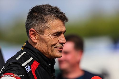 Hołowczyc wraca do ścigania