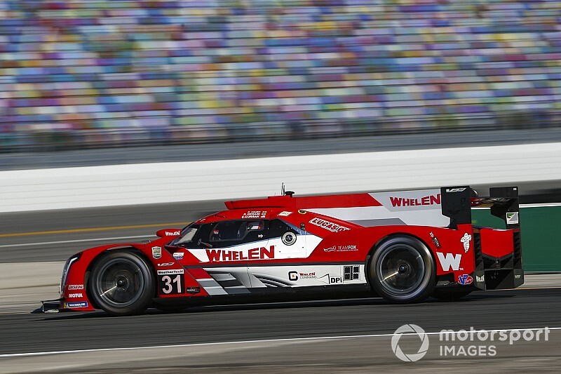 24 Ore di Daytona, 12° ora: le Cadillac si portano al comando a metà gara