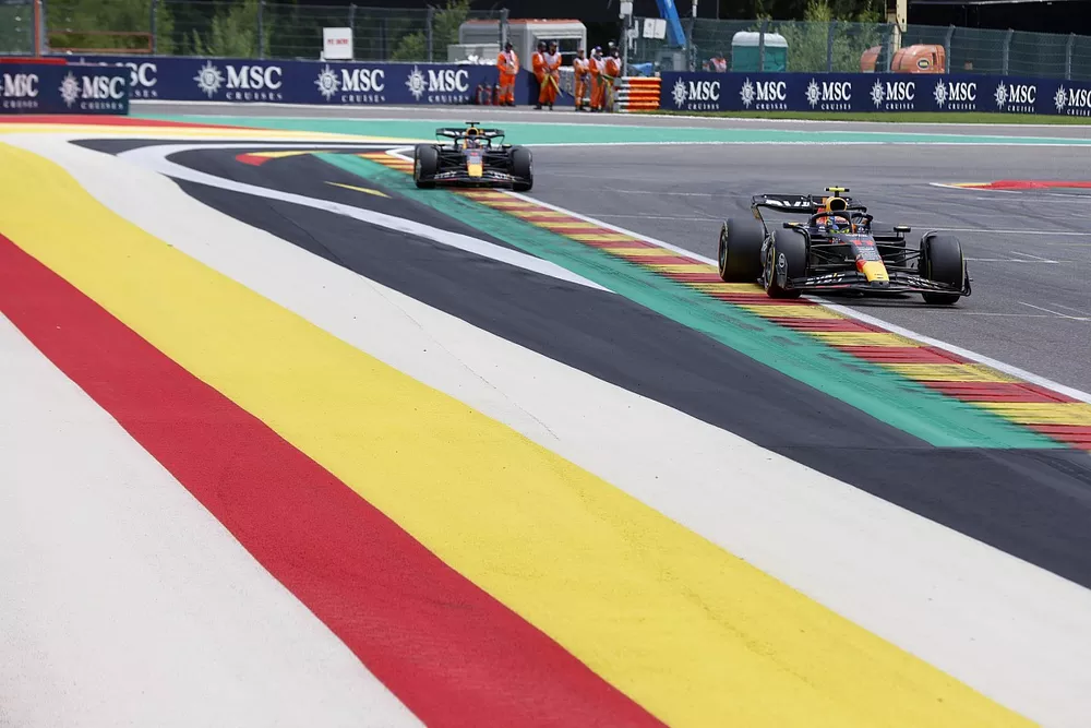 Sergio Perez, Red Bull Racing RB19, Max Verstappen, Red Bull Racing RB19