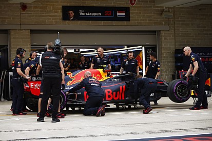Ricciardo avait été averti d'éviter le vibreur heurté par Verstappen