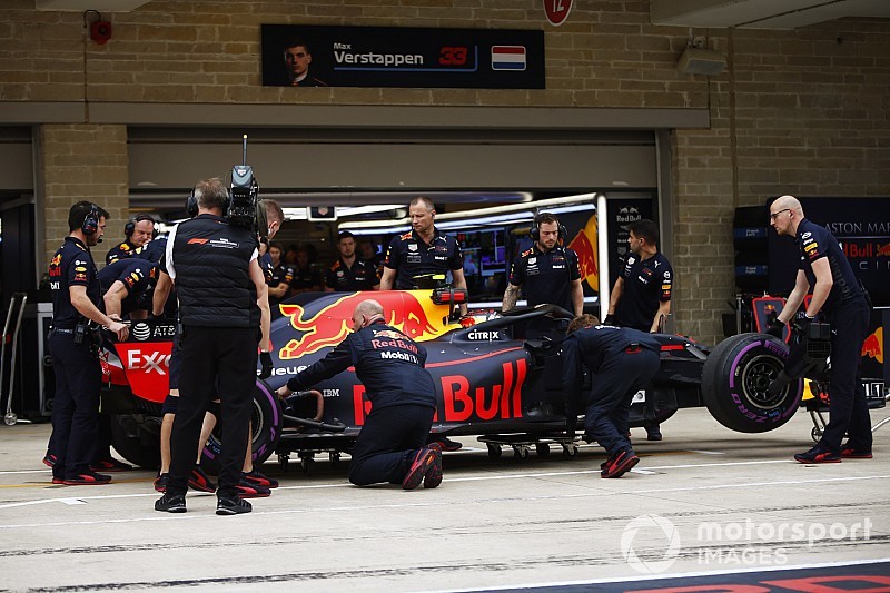 Ricciardo avait été averti d'éviter le vibreur heurté par Verstappen