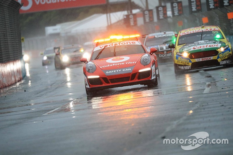 Van Gisbergen wants time-certain Supercars finishes abolished