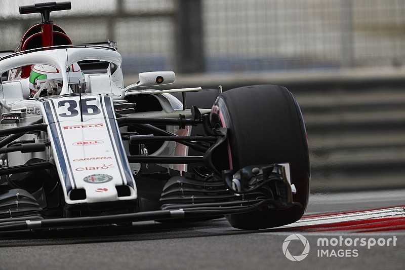 Fotogallery F1: il secondo giorno di Test Pirelli ad Abu Dhabi (in aggiornamento)