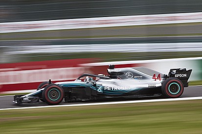 F1, Hamilton stravince a Suzuka, mentre Vettel si suicida con Verstappen