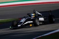 Vice-líder da F4 Italiana, Gabriel Gomez corre em Barcelona para manter série de pódios