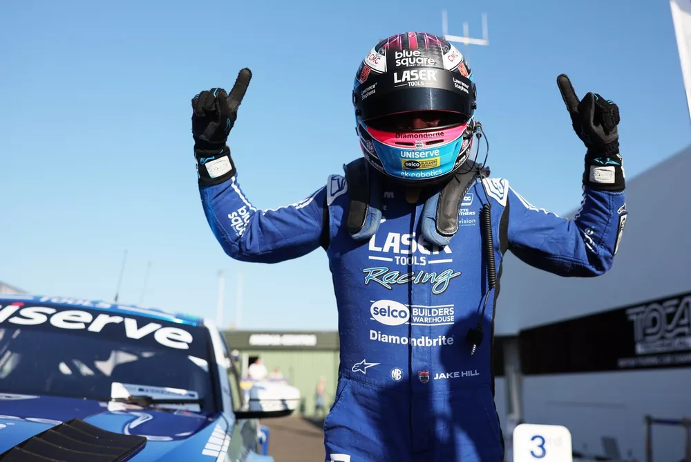 Jake Hill, Laser Tools Racing with MB Motorsport BMW 330i M Sport