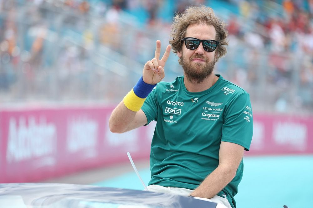 Desfile de pilotos Sebastian Vettel, Aston Martin 