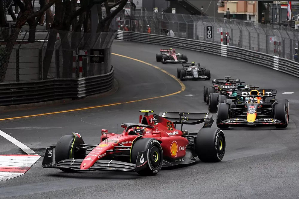Carlos Sainz, Ferrari F1-75, Max Verstappen, Red Bull Racing RB18, Lance Stroll, Aston Martin AMR22