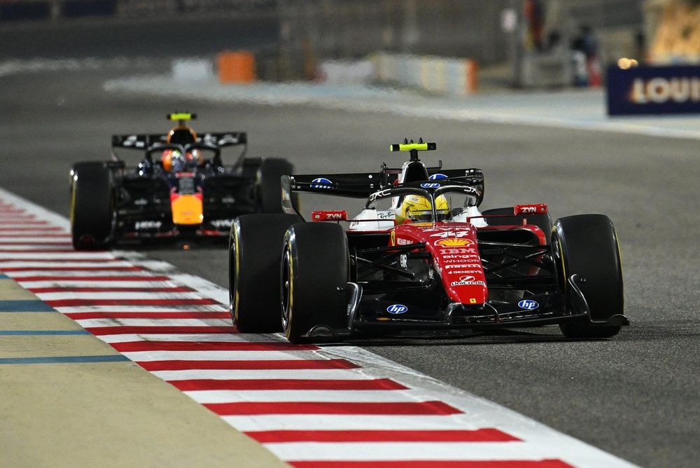 Lewis Hamilton, Ferrari, Isack Hadjar, Red Bull Racing