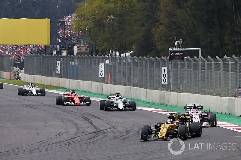 Carlos Sainz Jr., Renault Sport F1 Team RS17, Sergio Perez, Sahara Force India F1 VJM10, Felipe Massa, Williams FW40, Kimi Raikkonen, Ferrari SF70H, Lance Stroll, Williams FW40