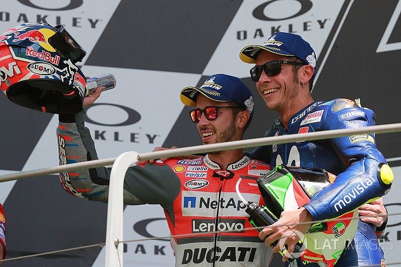 Podium: second place Andrea Dovizioso, Ducati Team, third place Valentino Rossi, Yamaha Factory Racing