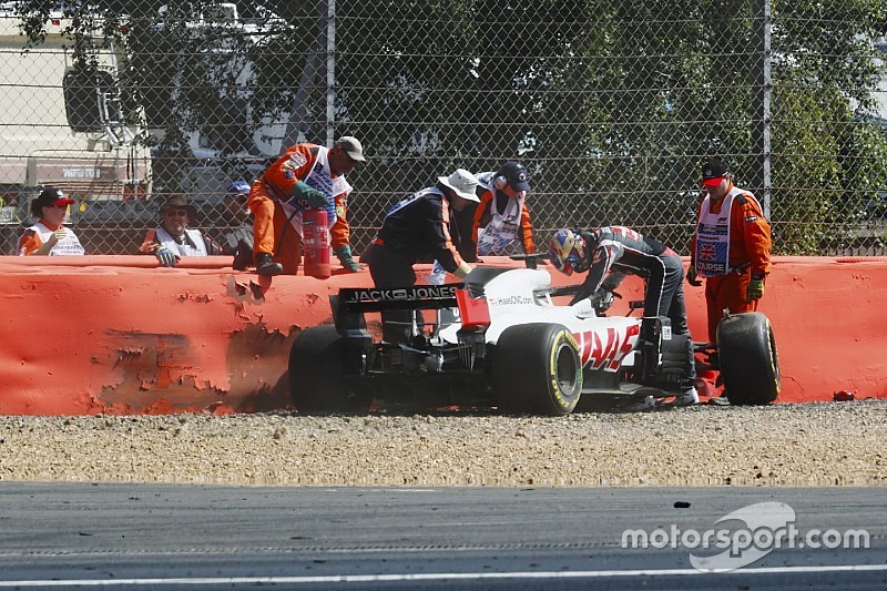 La scocca della Haas di Grosjean è KO: il francese non potrà girare nelle Libere 2 di Silverstone