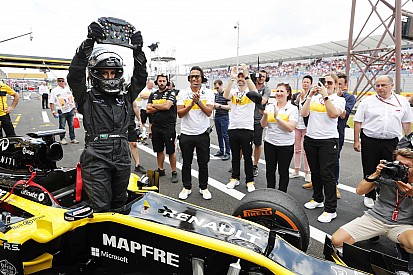 Renault marks Saudi female law change with F1 run