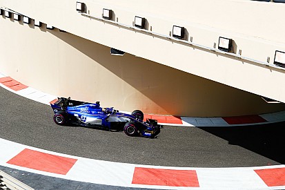 Sauber, 2018 pilot kararını erteledi