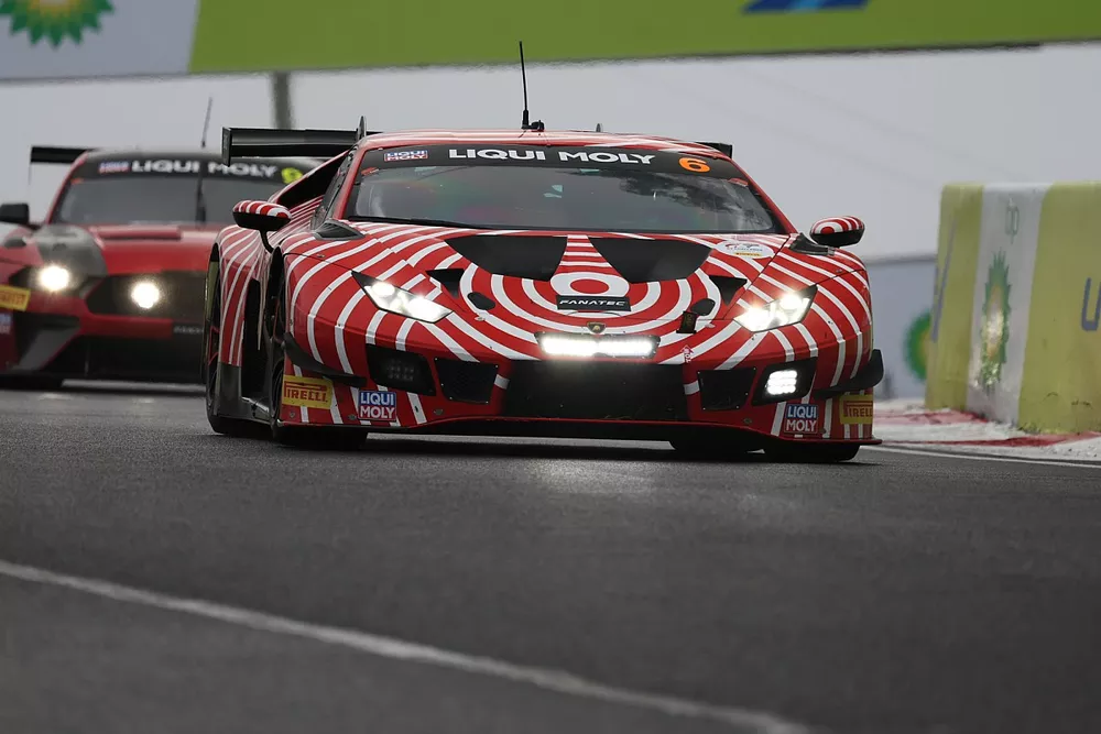 #6 Wall Racing Lamborghini Huracan GT3: Tony D'Alberto, David Wall, Adrian Deitz, Grant Denyer