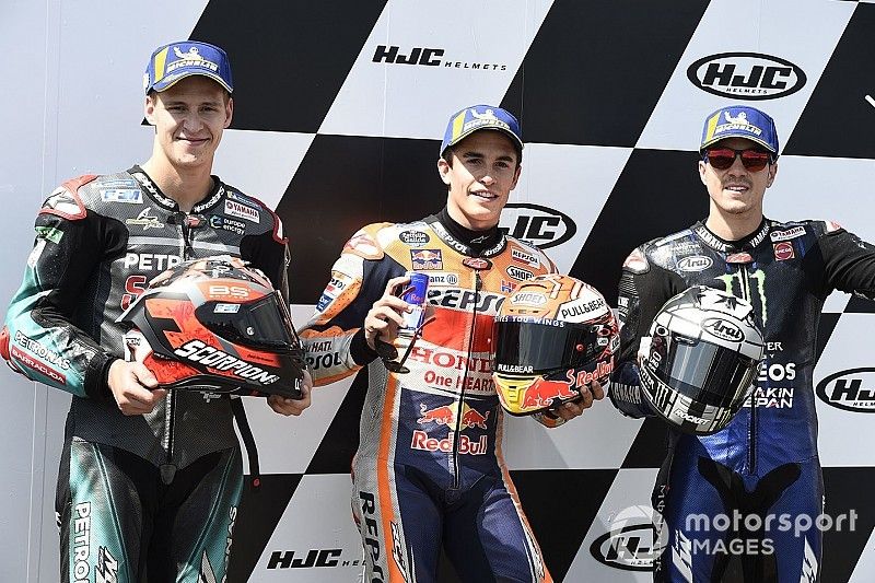 Ganador de la pole Marc Márquez, Repsol Honda Team, segundo clasificado Fabio Quartararo, Petronas Yamaha SRT, tercer clasificado Maverick Viñales, Yamaha Factory Racing