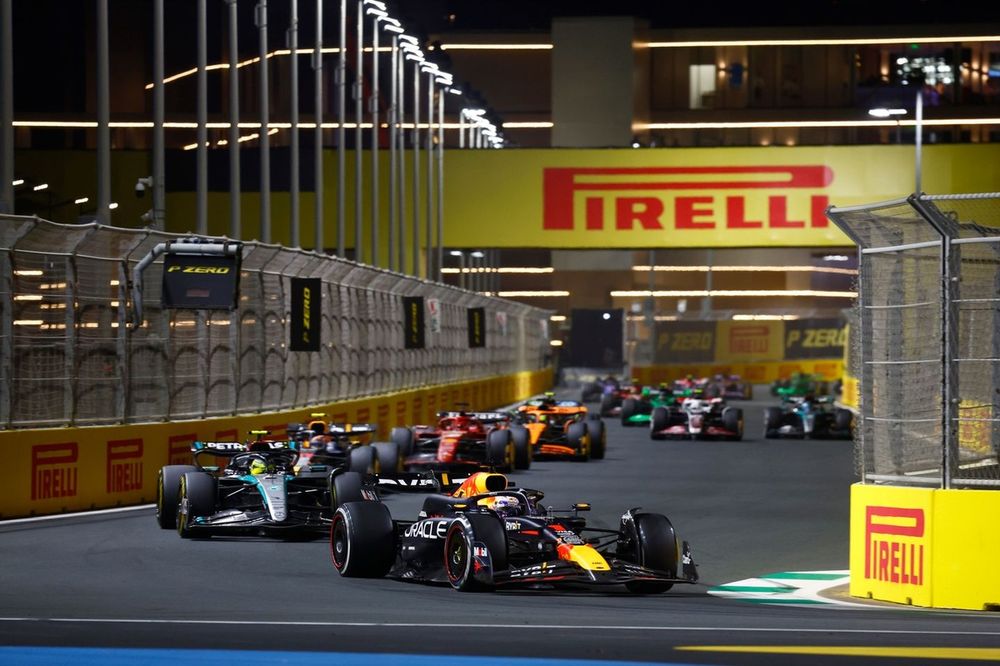 Max Verstappen, Red Bull Racing RB20, Lewis Hamilton, Mercedes F1 W15, Sergio Pérez, Red Bull Racing RB20, Charles Leclerc, Ferrari SF-24
