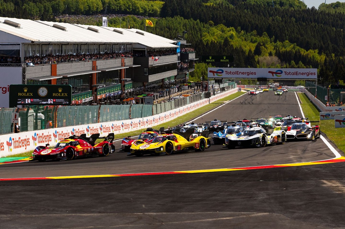 WEC | Spa, 2a Ora: grande duello Ferrari-Alpine, Peugeot in agguato