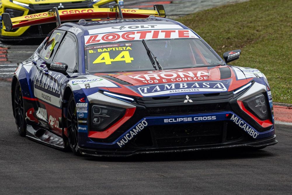 Bruno Baptista (RCM Motorsport) e Felipe Fraga (Eurofarma RC) na corrida principal do Velopark