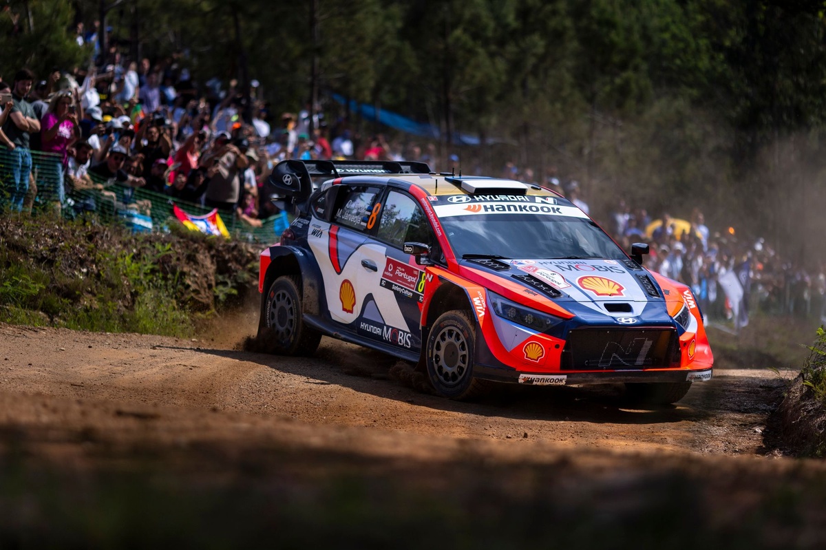 Mandated rest periods at WRC rallies to face FIA vote 