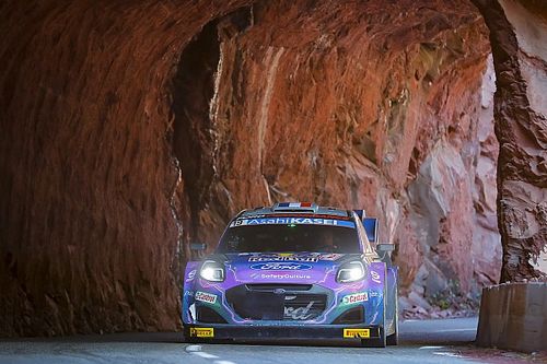 Loeb se mantiene al frente contra Ogier en Montecarlo