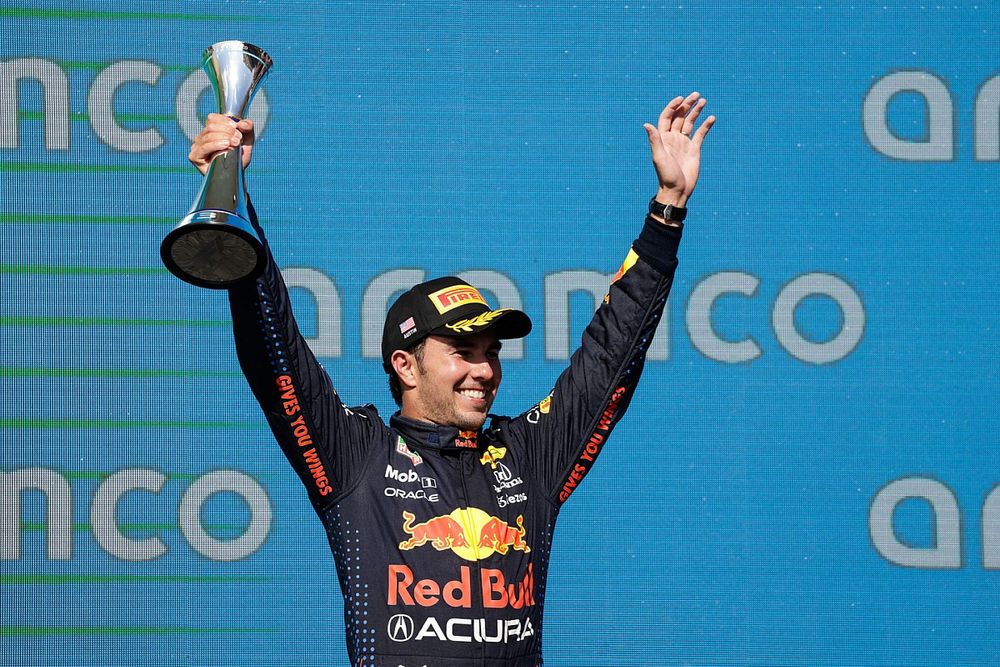 Podio: tercer lugar Sergio Pérez, Red Bull Racing
