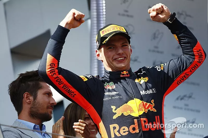Podium: winnaar Max Verstappen, Red Bull Racing