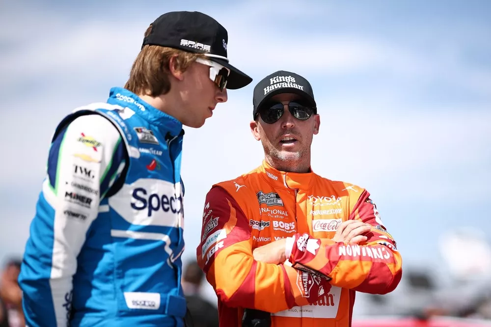 Denny Hamlin, Joe Gibbs Racing, Carson Hocevar, Spire Motorsports