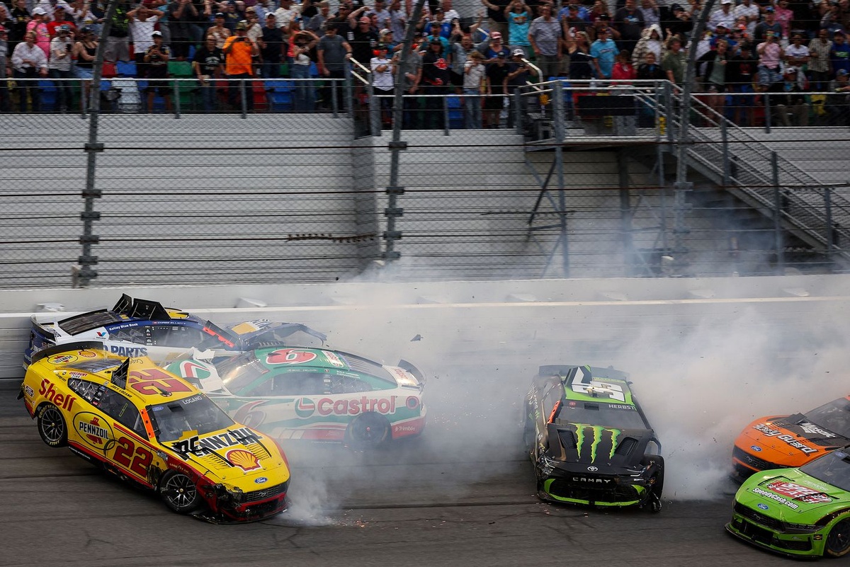 Brad Keselowski calls Riley Herbst block