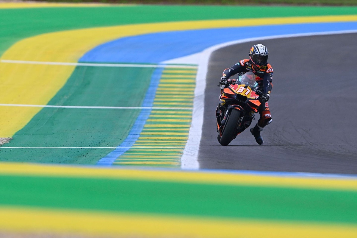 Championnat - Acosta garde le pouvoir pour deux points