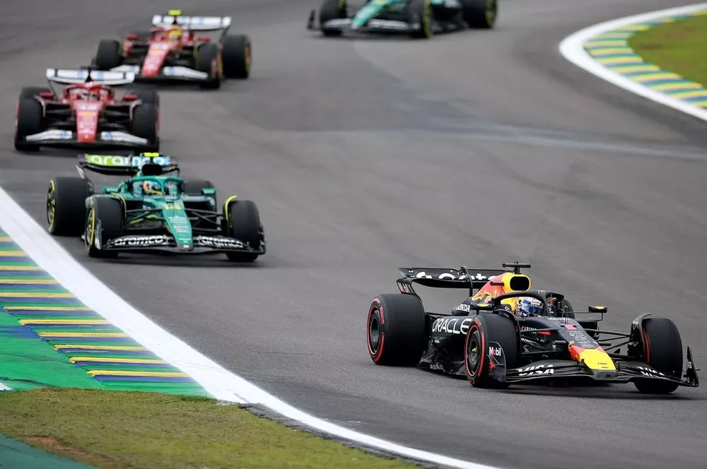 Charles Leclerc, Ferrari, Max Verstappen, Red Bull Racing, Fernando Alonso, Aston Martin Racing