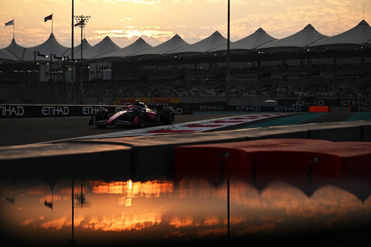 Abu Dhabi Grand Prix sets record attendance for tense drivers' title showdown