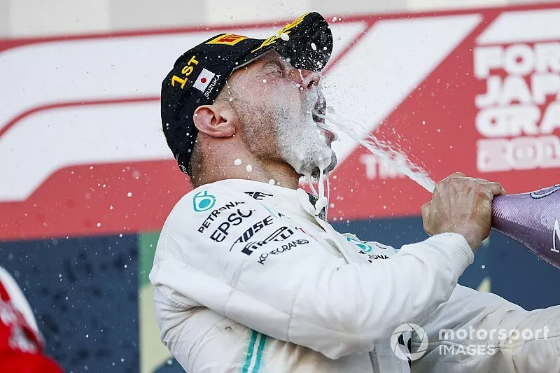 Podio: ganador Valtteri Bottas, Mercedes AMG F1 