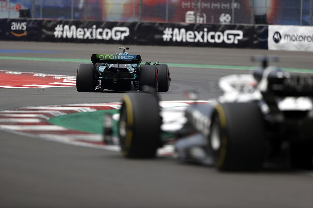 Sebastian Vettel, Aston Martin AMR22, Pierre Gasly, AlphaTauri AT03
